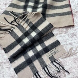 Burberry Beige and Black Checkered Scarf (almost new)